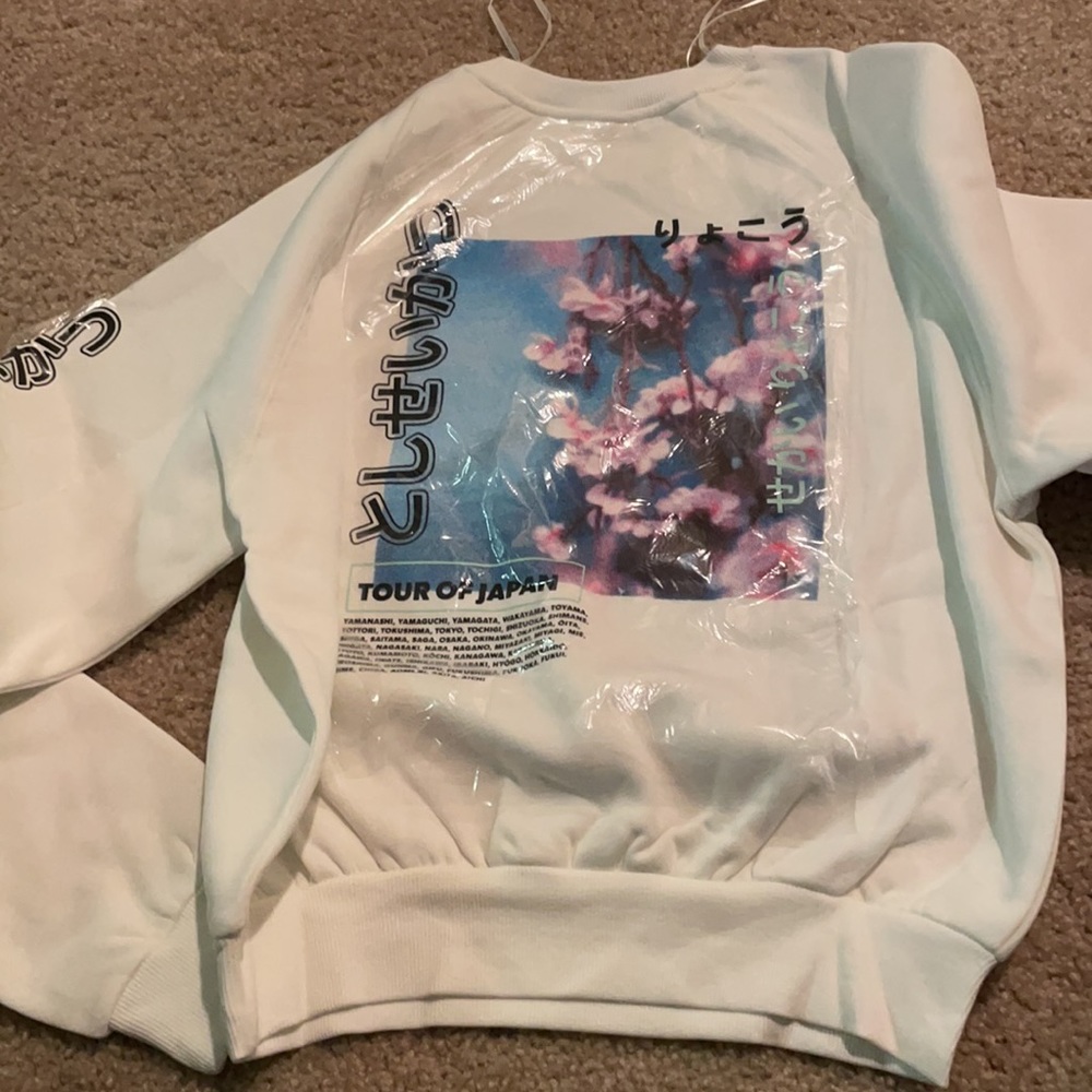 Women’s sweatshirt